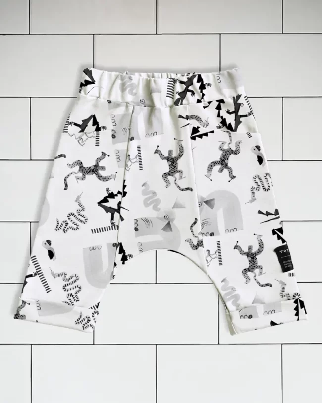 Kids College shorts Jungle Jam animal pattern colour black and white Vermét view1