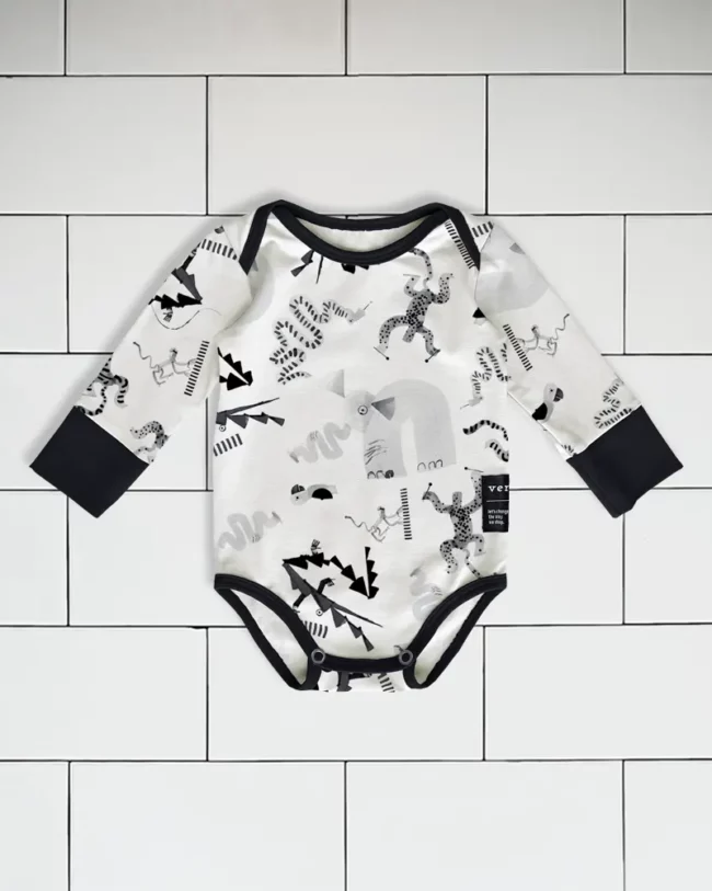 Onesie jungle jam pattern front Vermet